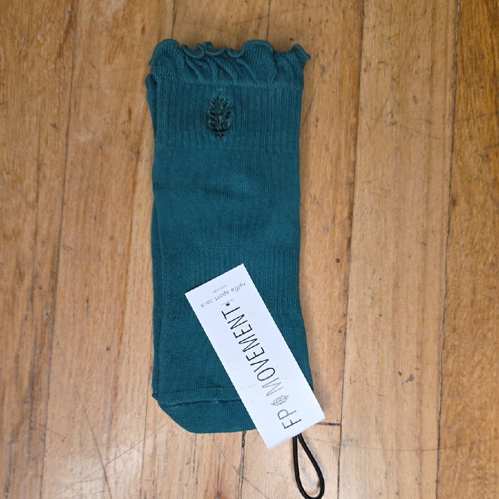 FP Movement By Free People Emerald Green Ruffle Sport Socks